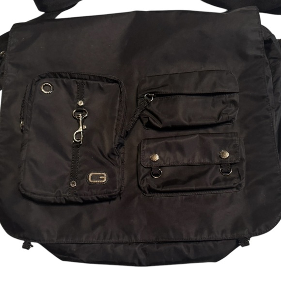 Retro Guess Women’s Black Lightweight Laptop Tablet Messenger Crossbody Bag - Picture 3 of 15